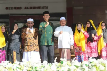 pendidikan bukan sekadar transfer ilmu