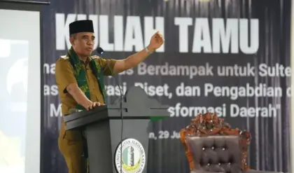 Gubernur Anwar Hafid