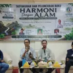 Buku Harmoni dengan Alam