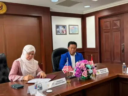 UNISA Palu dan UMS