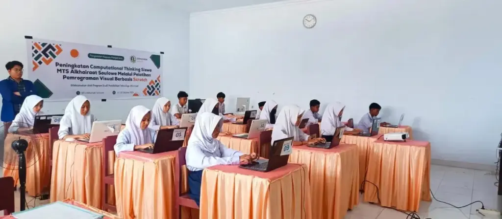 Pemrograman Scratch di MTs Alkhairaat Soulowe